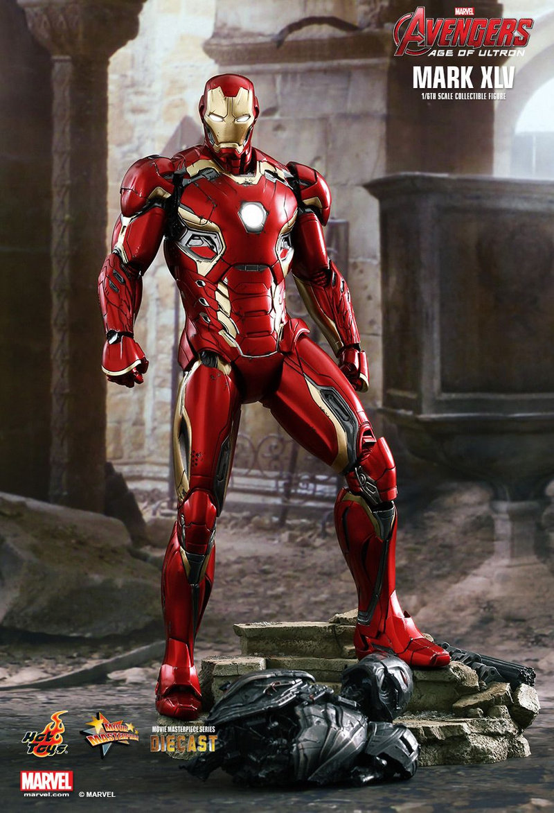Illustration for article titled Hot Toys Would Very Much Like You To Buy More Age Of Ultron Iron Men